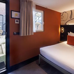 Camera con letto king size